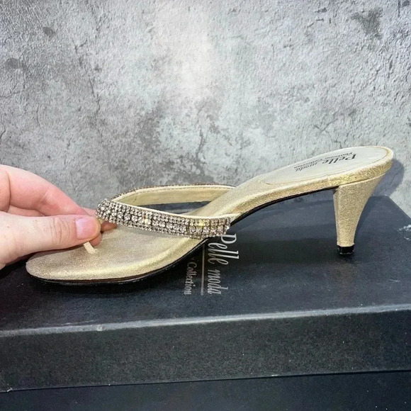 R3-TB. PELLE MODA WOMEN’S CRYSTAL BLING THONG LEATHER SANDAL GOLD LOW HEEL SZ 6M - Picture 6 of 16